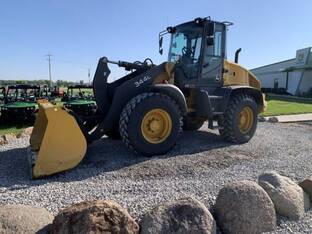 2019 John Deere 344L
