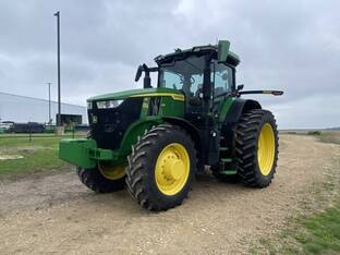 2023 John Deere 7R 250