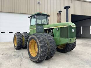 1975 John Deere 8430