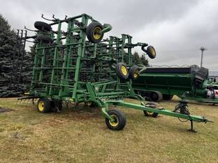 2004 John Deere 2210