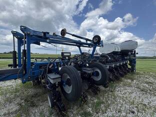 2014 Kinze 4900