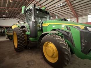 2023 John Deere 8R 250