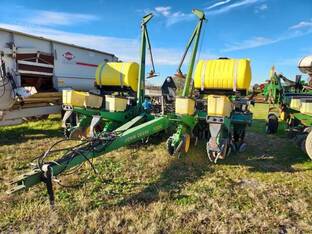 1992 John Deere 7200