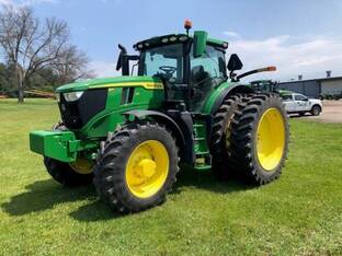 2023 John Deere 6R 215