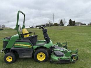 2015 John Deere 1570