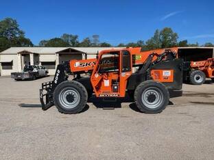 2023 JLG 8042