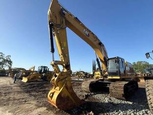 2022 Caterpillar 352F
