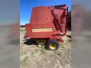 New Holland 660