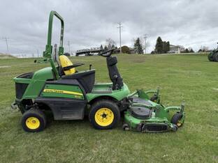 2015 John Deere 1570