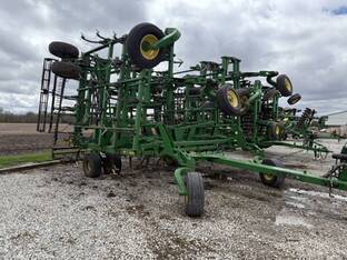 2014 John Deere 2210
