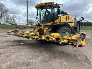 2011 New Holland 470FI