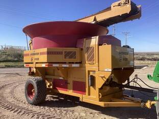 2022 HayBuster H1135