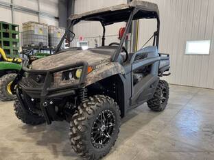 2025 John Deere XUV590M