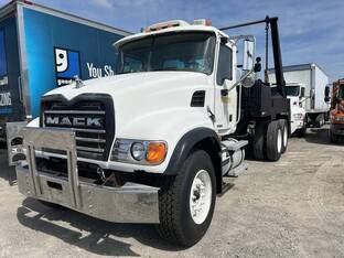 2005 Mack GRANITE CV713
