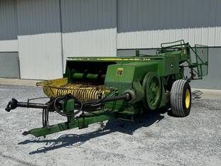 1992 John Deere 348
