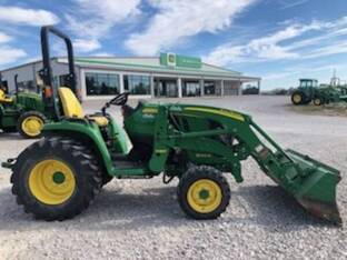 2016 John Deere 3046R