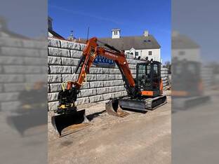 2023 Hitachi ZX60USB-5N