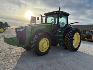 2012 John Deere 8260R