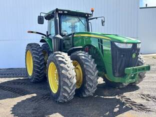 2013 John Deere 8260R