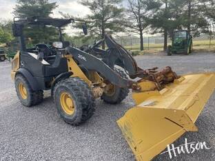 2020 John Deere 204L
