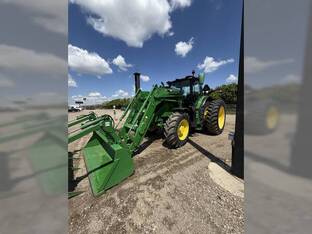 2022 John Deere 6R 215