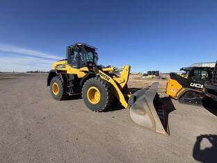 2021 Komatsu WA270-8