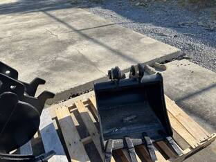 2023 John Deere BYT11909