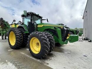 2022 John Deere 8R 370