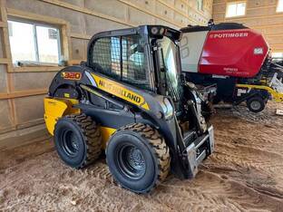 2022 New Holland L320