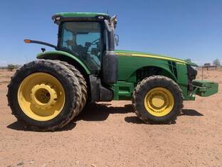 2013 John Deere 8260R