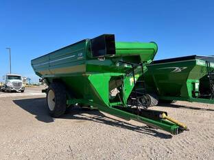 2011 J&M 1326-22D Grainstorm Grain Cart