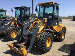 2017 John Deere 324K