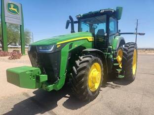 2023 John Deere 8R 250
