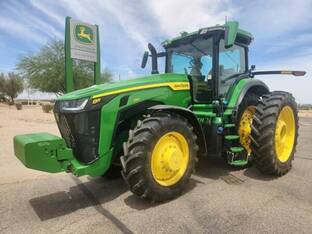 2022 John Deere 8R 250