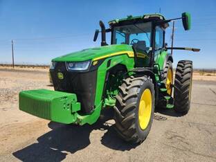 2022 John Deere 8R 250