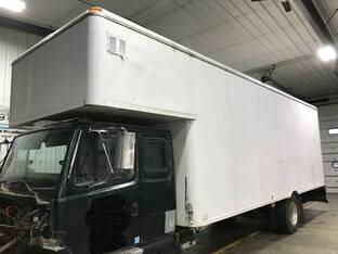 2000 Johnson Trailer 26 FT