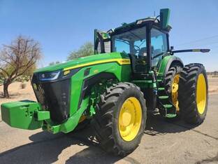 2022 John Deere 8R 250