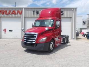 2022 Freightliner CASCADIA 126