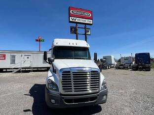 2020 Freightliner CASCADIA 126