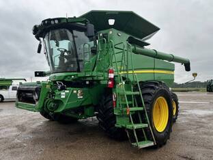 2023 John Deere S790