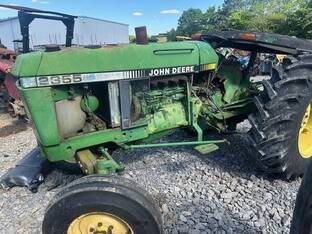 John Deere 2355