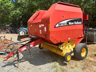 2004 New Holland BR740