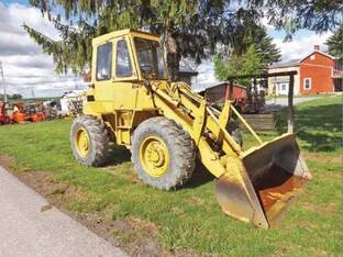 1985 Caterpillar 910