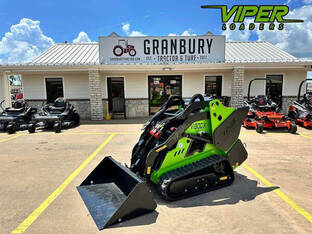 2024 VIPER LOADERS V1300X W/ BUCKET.