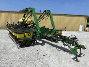 2000 John Deere 1770