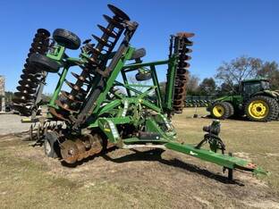 2015 John Deere 2620