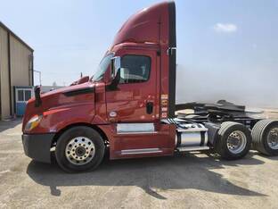 2021 Freightliner CASCADIA 126