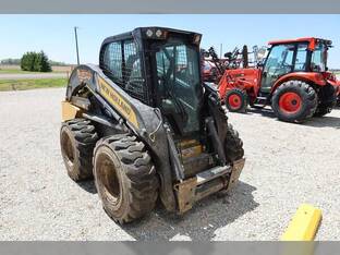 2022 New Holland L334