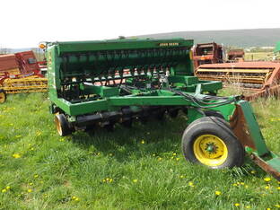 John Deere 750