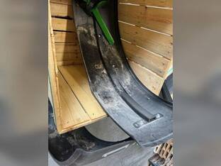 John Deere NEW BW15741 STATIONARY FRONT FENDER KIT